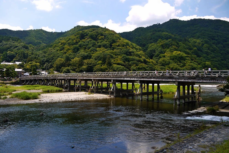 夏の渡月橋